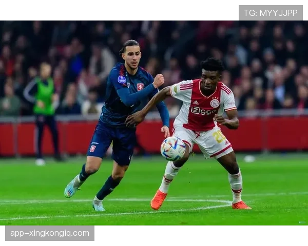 库杜斯：从北西兰新星到阿贾克斯王牌的生涯阶段复盘