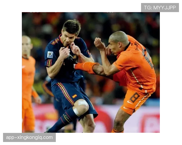 内斯塔与卡福在顶级联赛下形成防线集中与分散的结构转移