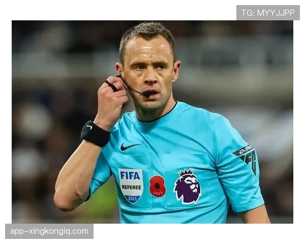 曼联防线失误频繁问题凸显，对球队稳定性与战绩走势造成双重考验